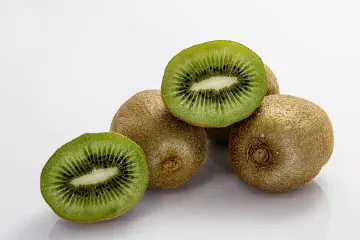 10 Benefits of Kiwi Fruit